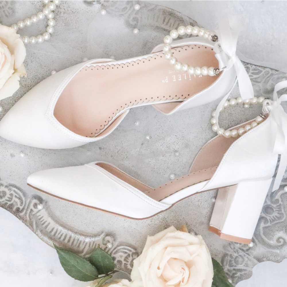 Satin almond heel w/ Pearl ankle strap
